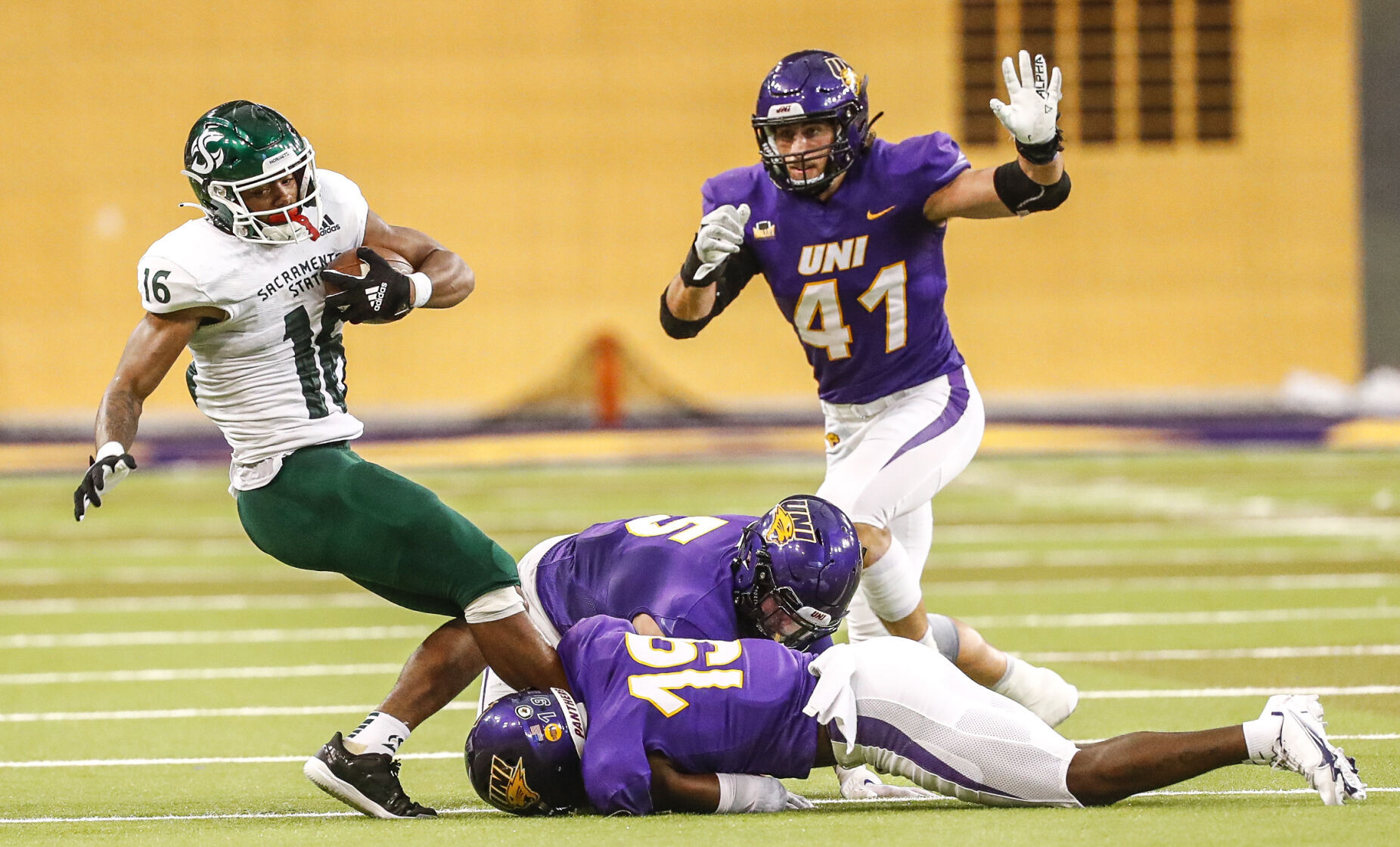 Fball UNI vs. Sacramento 15